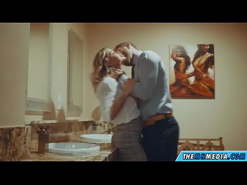 ❤️ Ko'krakli sarg'ish sizni jamoat hojatxonasida yo'ldan ozdirganda ❌ Anal porno bizda uz.villagesexvideos.ru ❌